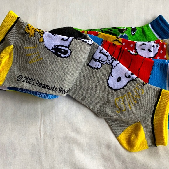 Snoopy Peanuts socks 6 pairs NWT - Picture 4 of 12
